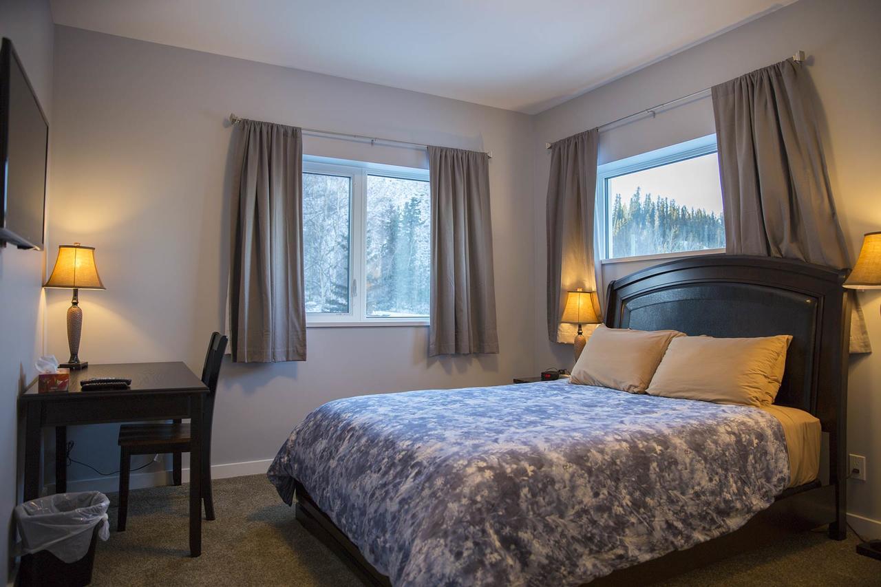 Midnight Sun Inn Whitehorse Zewnętrze zdjęcie